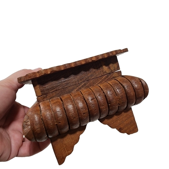 Vintage hand carved wood jewelry trinket box with inlay design India - Picture 10 of 12